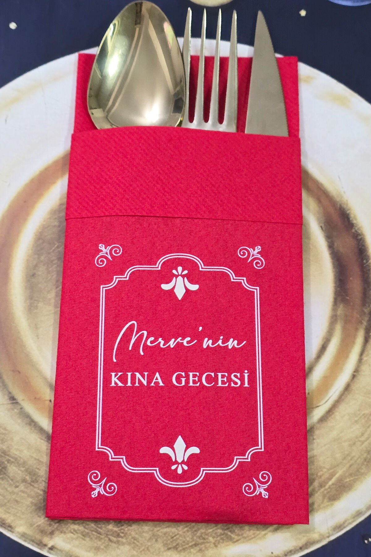 Kumaş Dokulu Cepli Kırmızı Peçete Kına Konsept