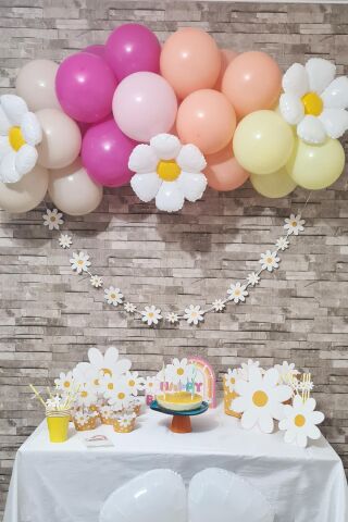 Papatya Şekilli Duvar Süsü Banner Papatya Konsept