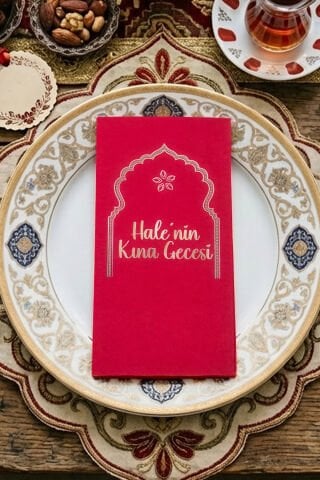 Gold Çerçeve Kına Konsept Baskılı Kırmızı Peçete