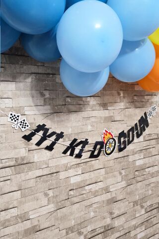 Yarış Araba Tema Doğum Günü İyi Ki Doğdun Banner Kalın Kart Uzun Banner