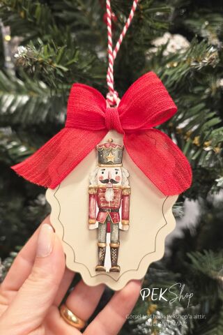 Kurşun Asker Figürlü Kırmızı Fiyonklu Yılbaşı Ağaç Süsü