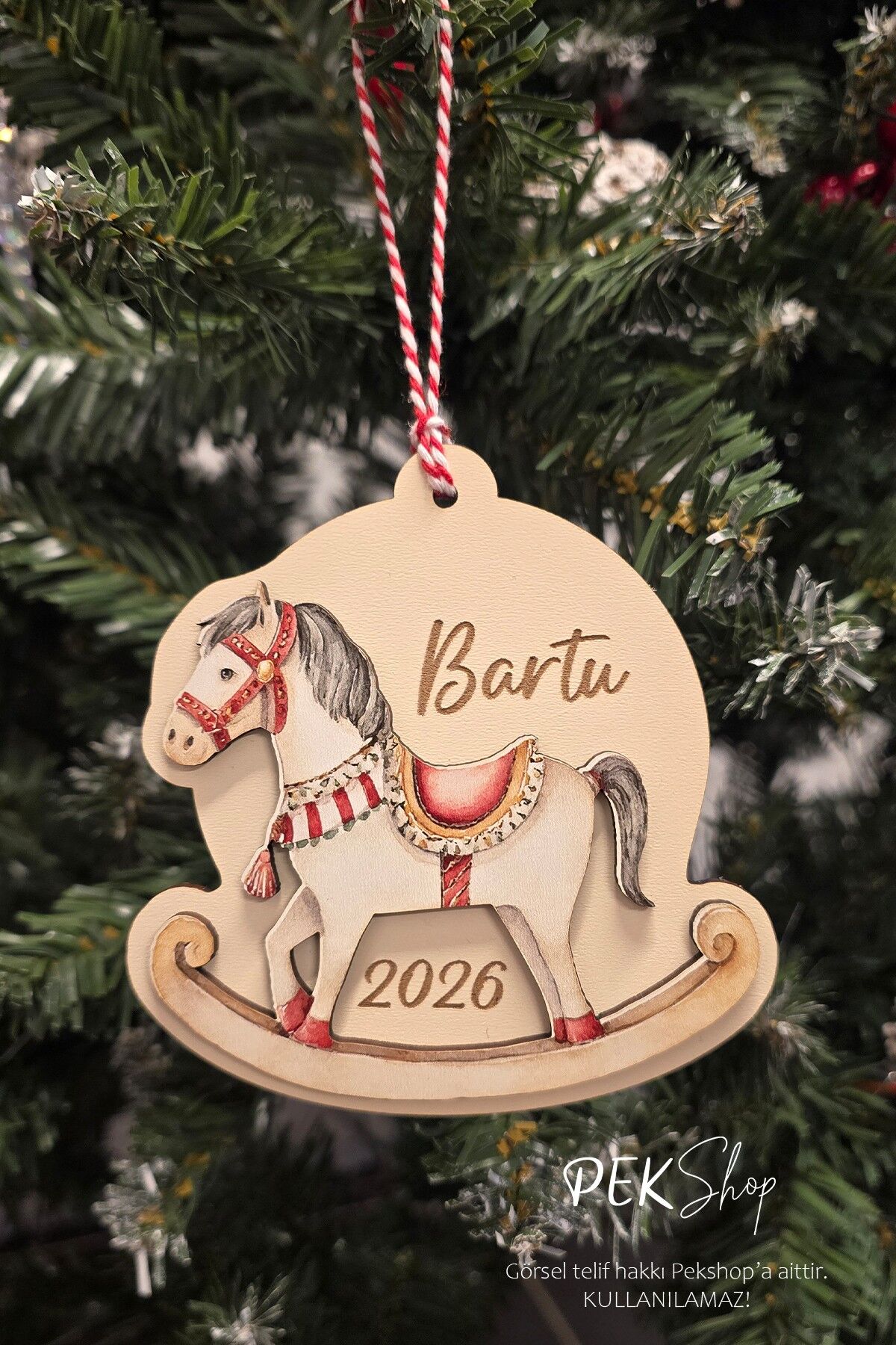 İsme Özel Sallanan At Figürlü İsimli Yılbaşı Ağaç Süsü