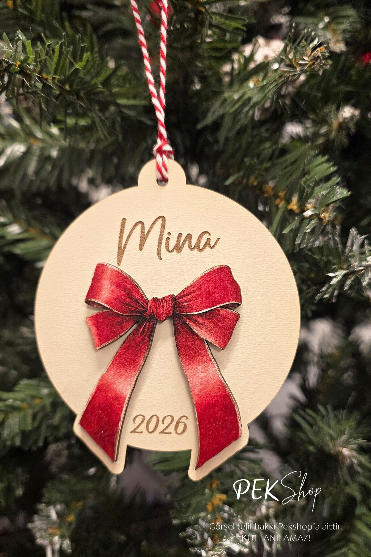 İsme Özel Kırmızı Fiyonk Figürlü İsimli Yılbaşı Ağaç Süsü