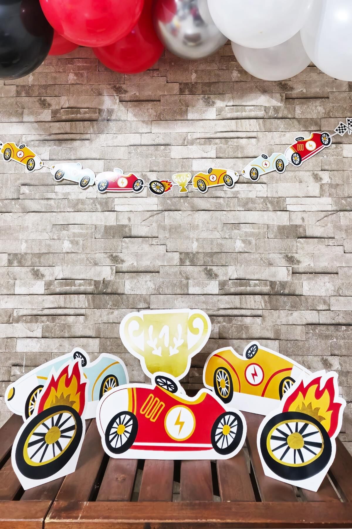 Retro Yarış Arabaları Tema Doğum Günü Ayaklı Pano Seti Doğum Günü Masa Üstü Panolar