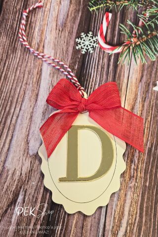 Baş Harfli Fiyonklu Yılbaşı Ağaç Süsü - Gold Baş Harf Kırmızı Fiyonk Kurdele Yeni Yıl Süsü