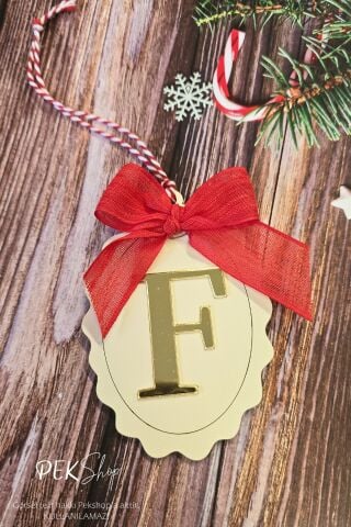 Baş Harfli Fiyonklu Yılbaşı Ağaç Süsü - Gold Baş Harf Kırmızı Fiyonk Kurdele Yeni Yıl Süsü