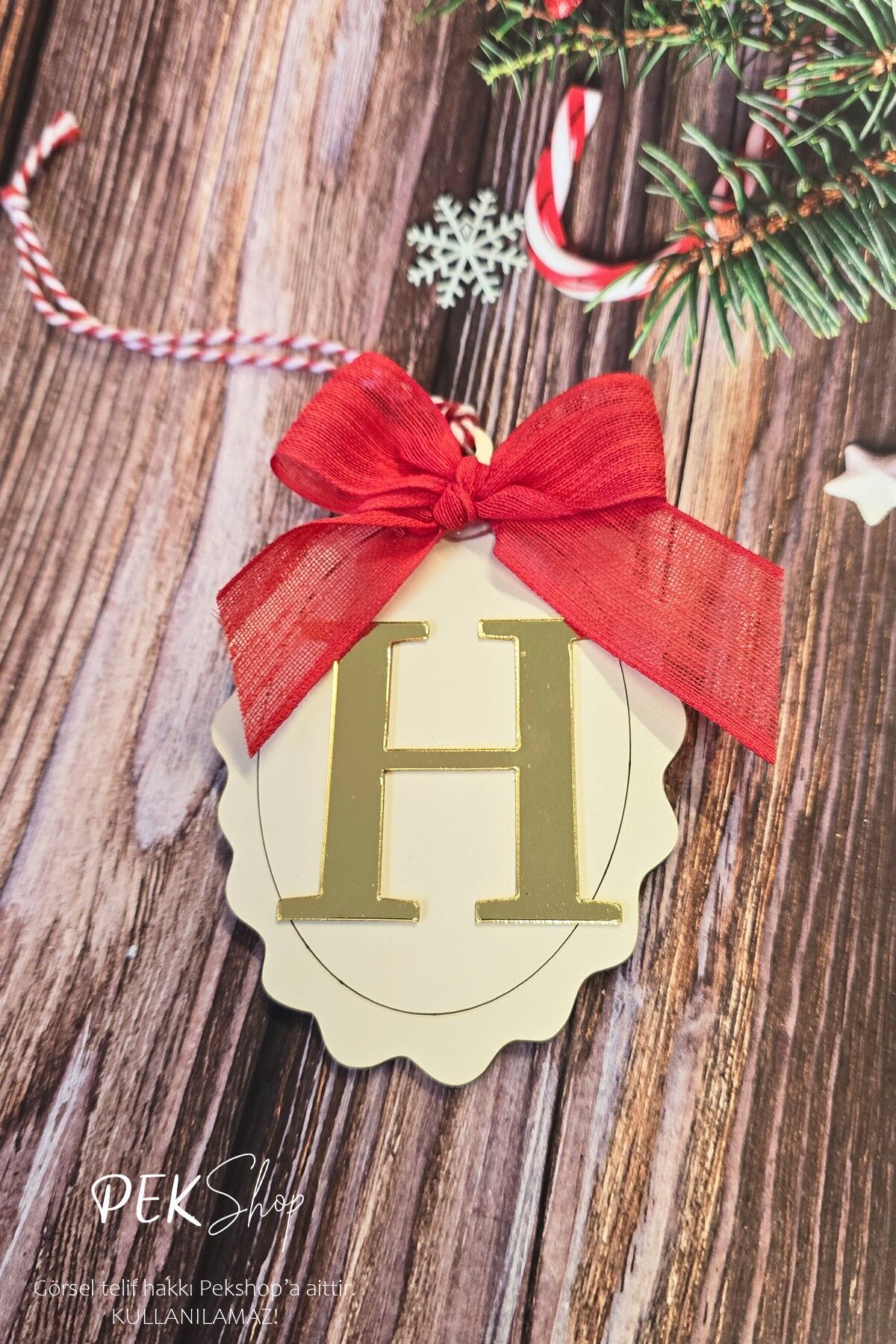 Baş Harfli Fiyonklu Yılbaşı Ağaç Süsü - Gold Baş Harf Kırmızı Fiyonk Kurdele Yeni Yıl Süsü H