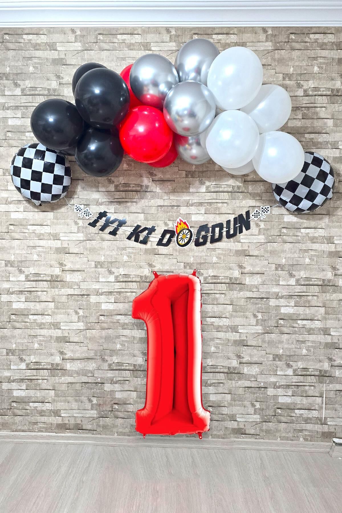 Yarış Temalı Doğum Günü Parti Seti 100cm Yaş Balonlu Bannerlı Doğum Günü Süsleme Seti 1