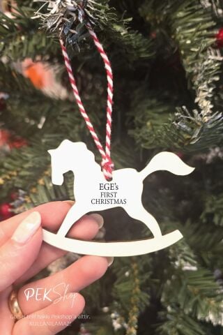 Sallanan At İsme Özel İlk Yılbaşı Ağacı Süsü