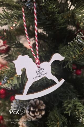 Sallanan At İsme Özel İlk Yılbaşı Ağacı Süsü