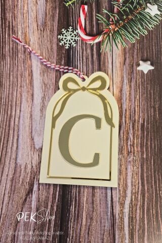 Baş Harfli Pencere Model Fiyonklu Yılbaşı Ağaç Süsü - Gold Baş Harf ve Fiyonk Tasarım Yeni Yıl Süsü