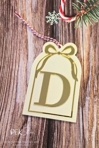 Baş Harfli Pencere Model Fiyonklu Yılbaşı Ağaç Süsü - Gold Baş Harf ve Fiyonk Tasarım Yeni Yıl Süsü