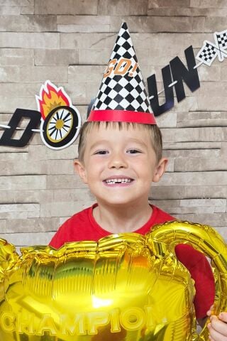 Yarış Arabaları Tema Doğum Günü Şapkası Yarış Konsept Doğum Günü Karton Parti Şapkası