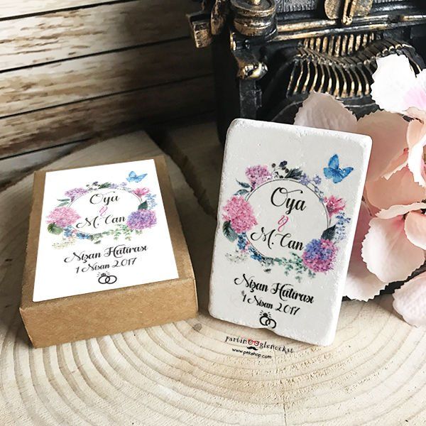Romantik Çiçek Konsept Baskılı Taş Magnet Şeffaf Kapaklı Kraft Kutu