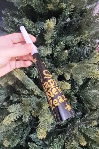 Yılbaşı Düdükleri Gold Lüks Happy New Year Yazılı Gold Simli Uzun Yüksek Sesli Vuvuzela 6'lı