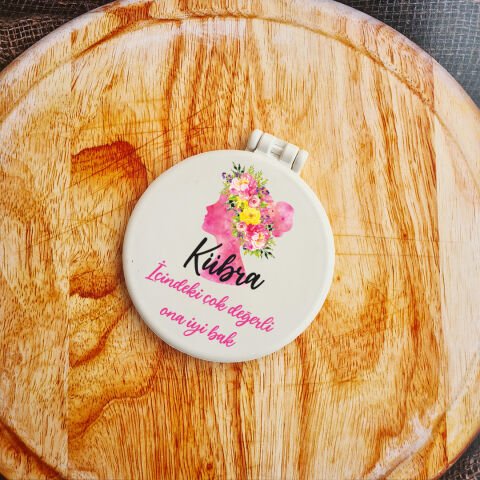 Tek Tek İsimli Pembe Kadın Silüeti 8 Mart Hediyelik Ayna