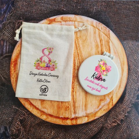 Tek Tek İsimli Pembe Kadın Silüeti 8 Mart Hediyelik Ayna