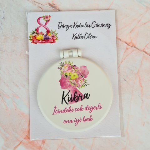 Tek Tek İsimli Pembe Kadın Silüeti 8 Mart Hediyelik Ayna