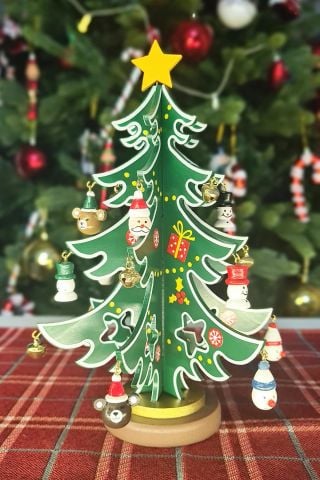 Yılbaşı Dekor Obje Süslemeli Yılbaşı Ağaçı Süs 24 cm Ahşap Yılbaşı Masa Üstü Dekor Ağacı